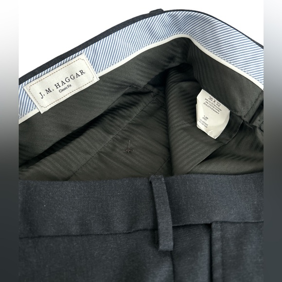 J.M. Haggar Classic Fit Men’s Navy Dress Pants Size 36x32 - Picture 2 of 3